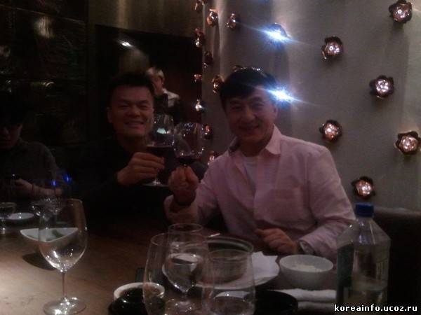 Пак Чжин Ён обедает с Джеки Чаном