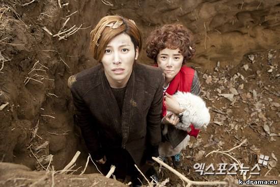 Появилось фото из драмы «Полный дом 2″: «Любовная история Хван Чжон Ым и Но Мин У?»