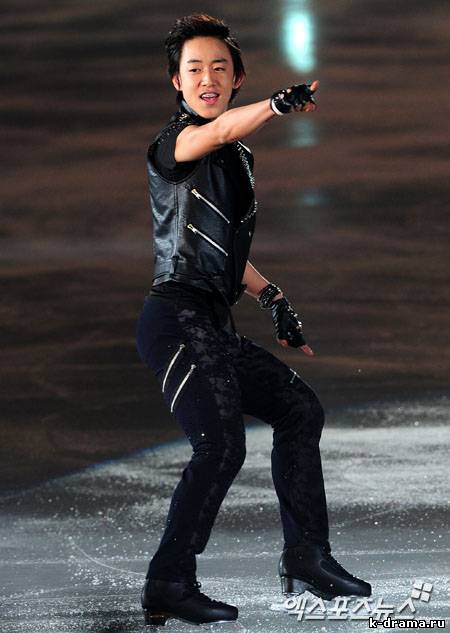 Чемпион Кореи по фигурному катанию, Ким Чжин Со, исполнил танец под трек Big Bang, «Fantastic Baby»