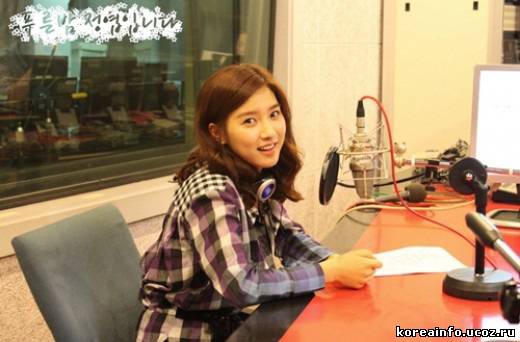 Ким Со Ын украшает радио, разговоры про Вон Бина.