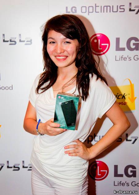 LG и Muzzone объявляют победителей церемонии награждения K-Pop Music Award 2012