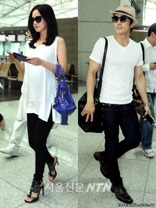 Ким Тэ Хи и Сон Сын Хон в черно-белых нарядах отправились в Тайвань.