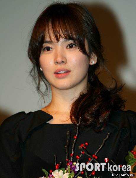 Сон Хё Кё на церемонии награждения "2011 Female Movie Awards" [ФОТО].
