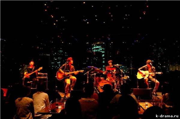 C.N.BLUE выступили в Японии на MTV Unplugged