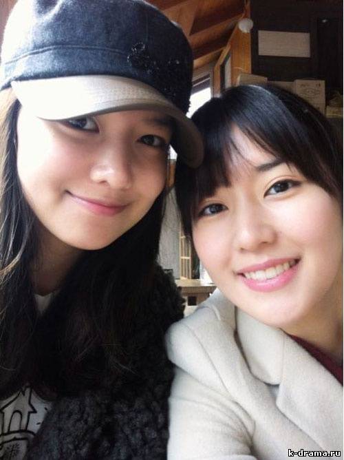 В Интернете появилась совместная фотография СуЁн из SNSD и её красивой сестры